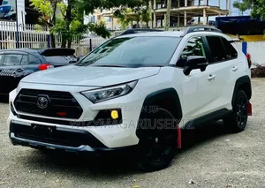 Toyota RAV4 2021 Pearl