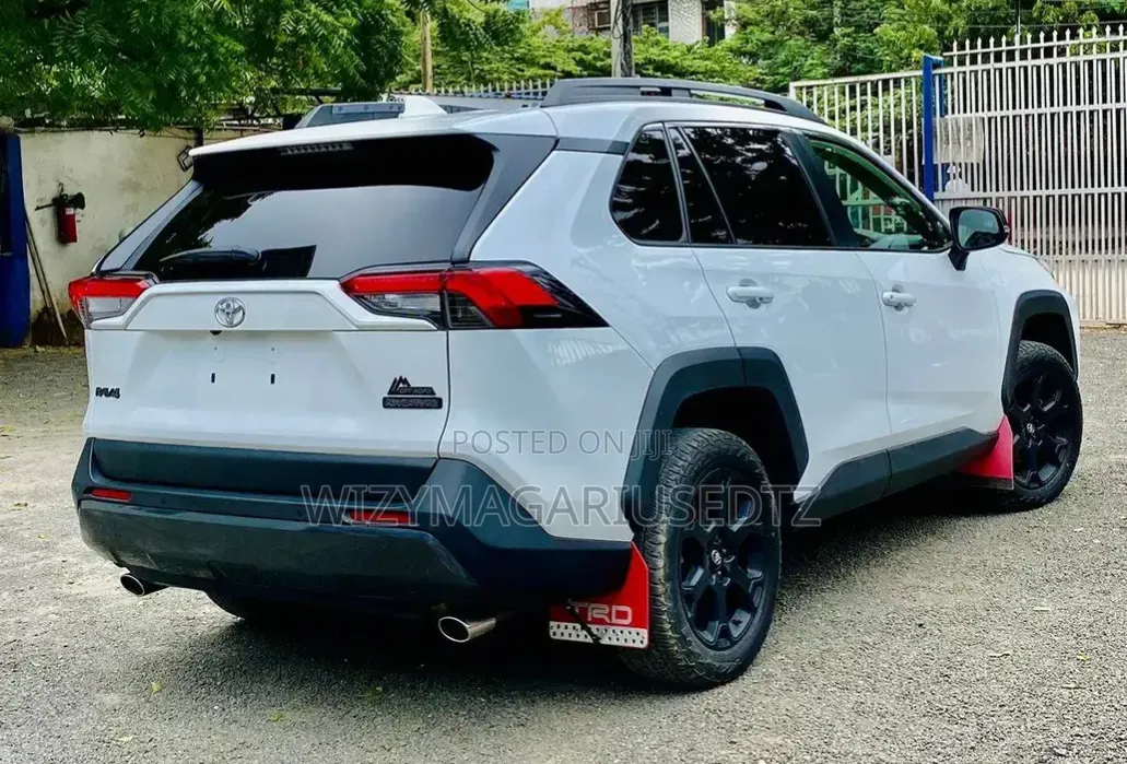 Toyota RAV4 2021 Pearl