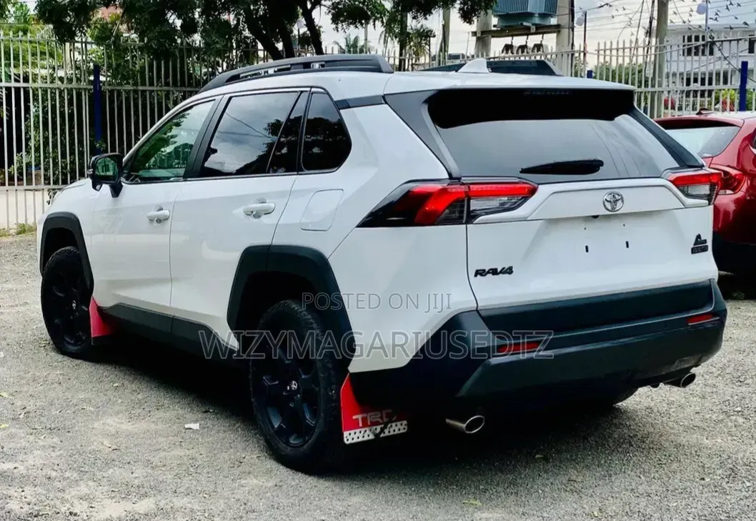 Toyota RAV4 2021 Pearl
