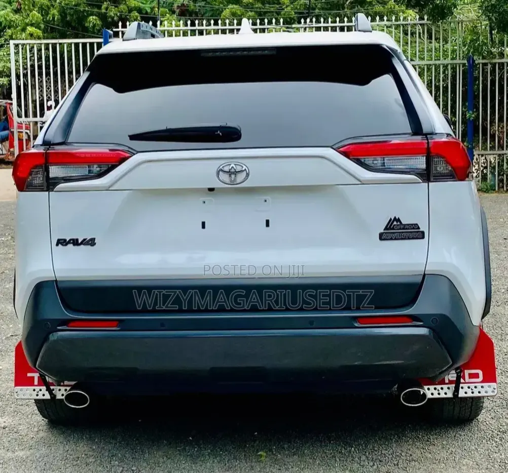 Toyota RAV4 2021 Pearl