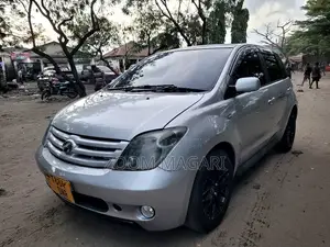 Toyota IST 2005 Silver