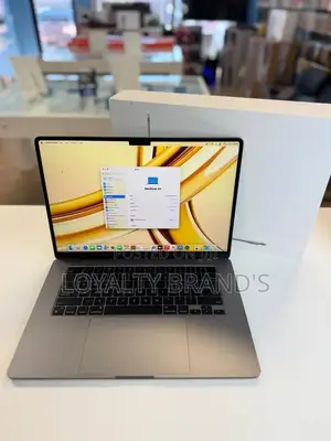New Laptop Apple MacBook Air 2024 M3 8GB Apple M3 SSD 512GB