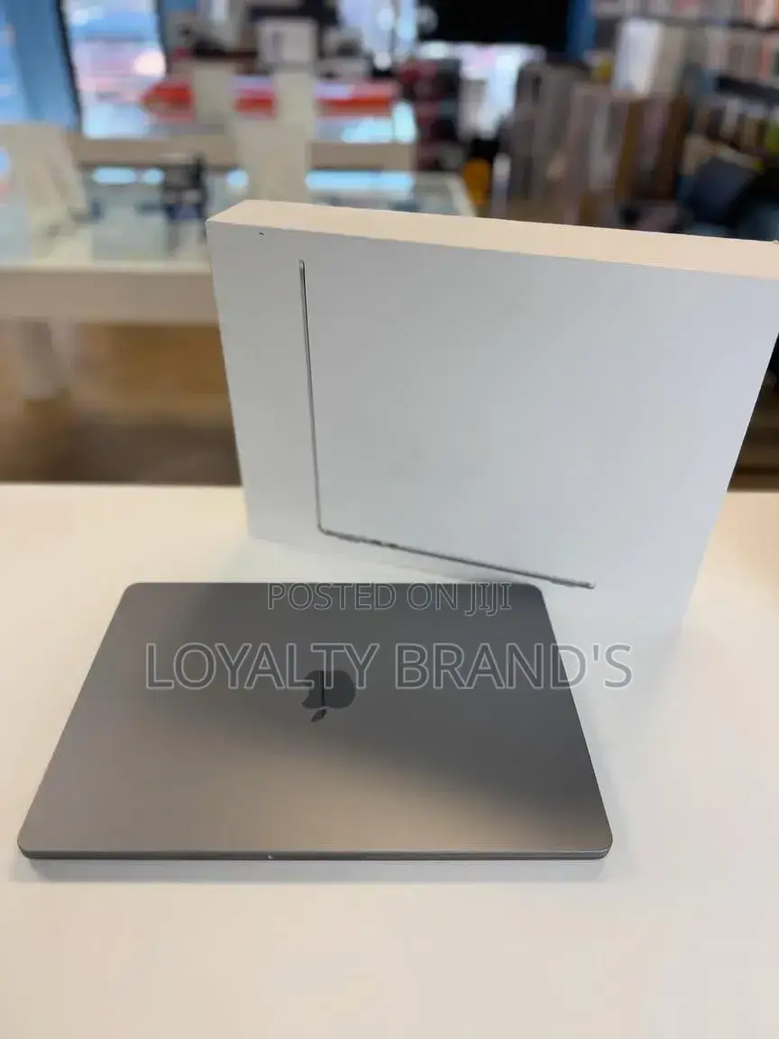 New Laptop Apple MacBook Air 2024 M3 8GB Apple M3 SSD 512GB