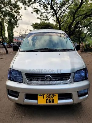 Toyota Noah 2002 Silver