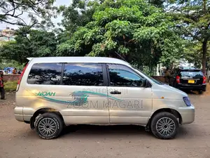 Toyota Noah 2002 Silver