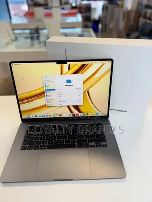 New Laptop Apple MacBook Air 2024 M3 8GB Apple M3 SSD 256GB