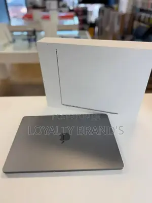 New Laptop Apple MacBook Air 2024 M3 8GB Apple M3 SSD 256GB