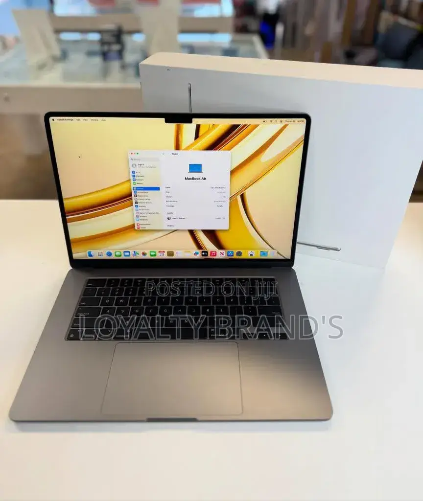 New Laptop Apple MacBook Air 2024 M3 24GB Apple M3 SSD 512GB