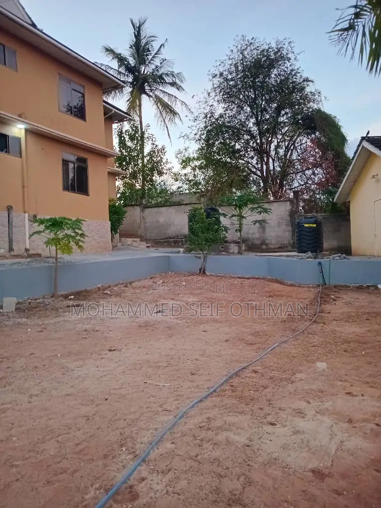 Furnished 8bdrm Bungalow in Sebatec Properties, Goba for rent