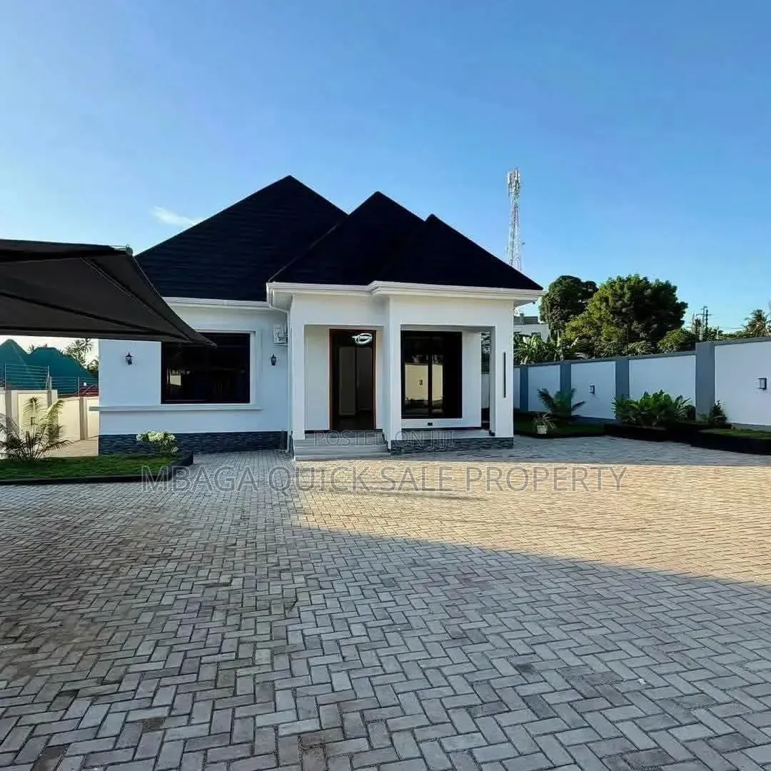 4bdrm House in Goba for sale
