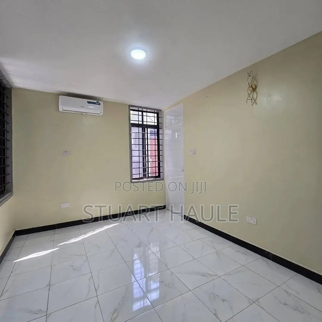 5bdrm Villa in Masaki for rent