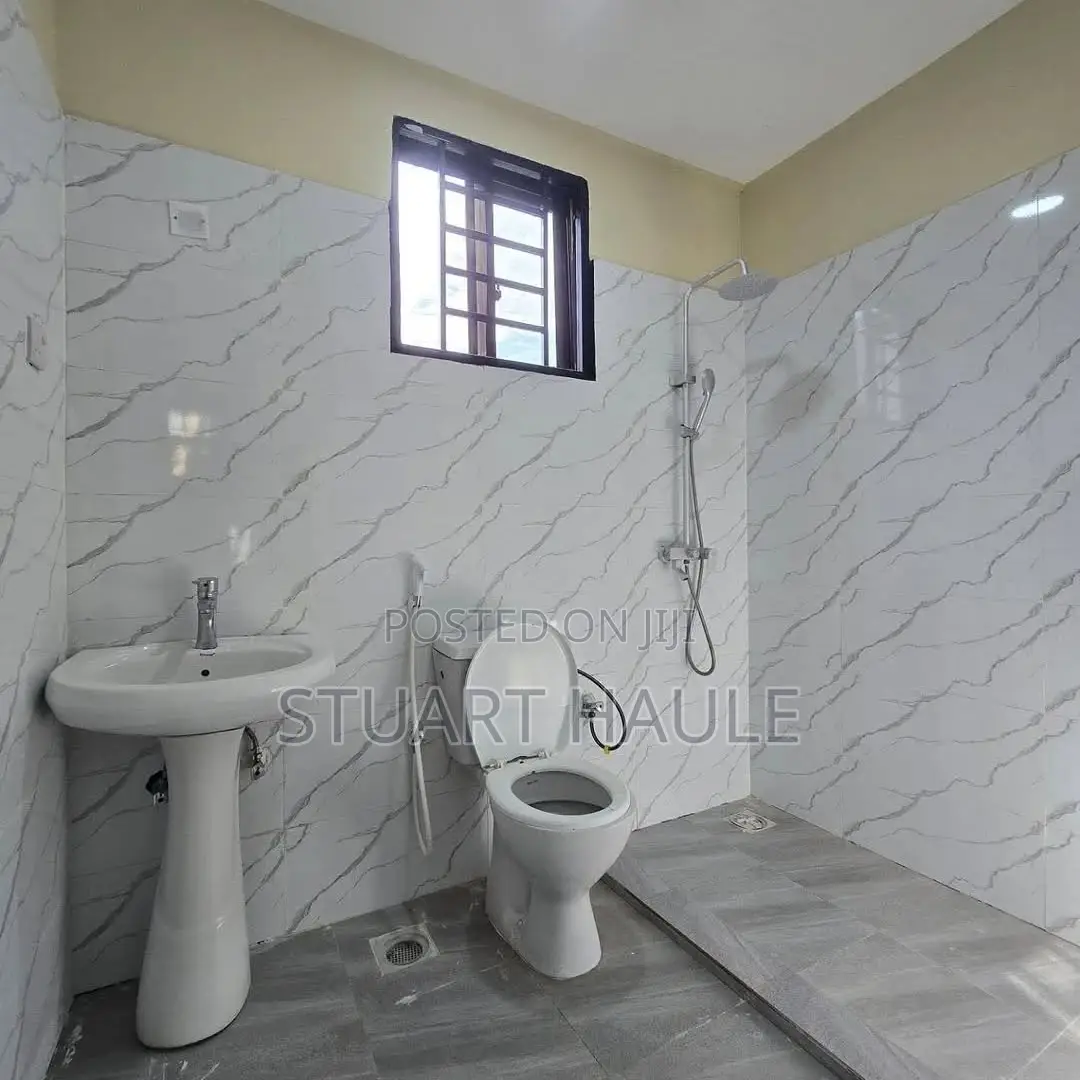 5bdrm Villa in Masaki for rent
