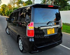 Toyota Noah 2008 Black