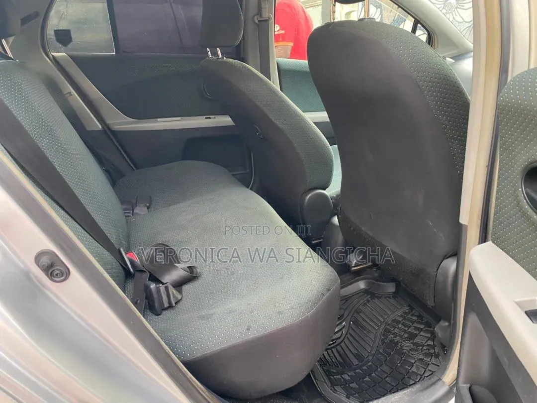 Toyota Vitz 2002 Silver