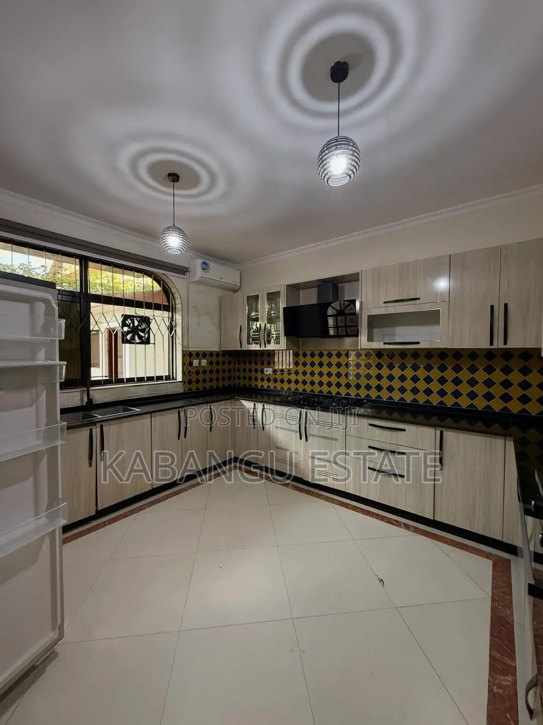 Furnished 4bdrm Villa in Ada Estate Near for rent