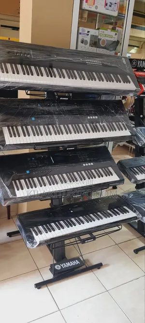 Yamaha Portable Keyboard PSR-E473 -