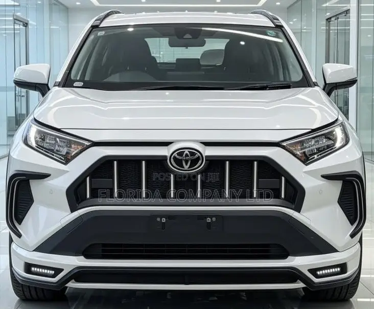 Toyota RAV4 2021 White