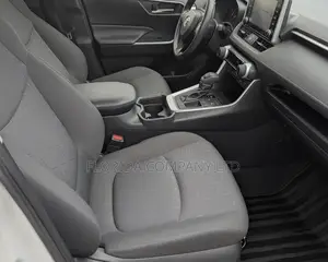 Toyota RAV4 2021 White