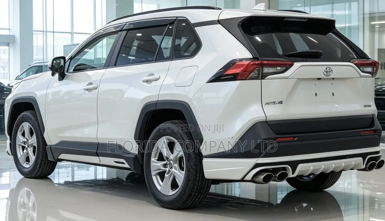 Toyota RAV4 2021 White