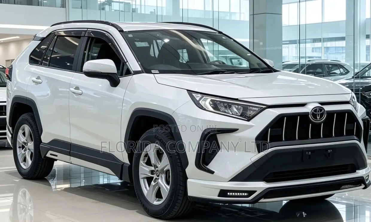 Toyota RAV4 2021 White