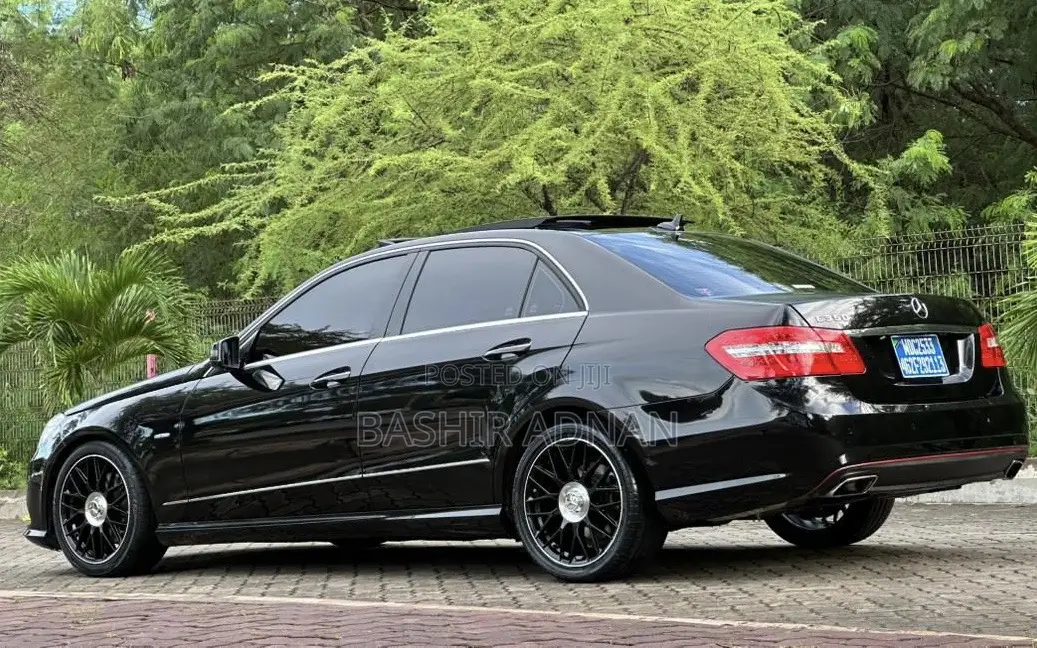 Mercedes-Benz E350 2012 Black