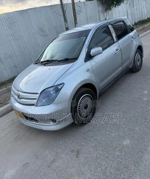 Toyota IST 2005 Silver