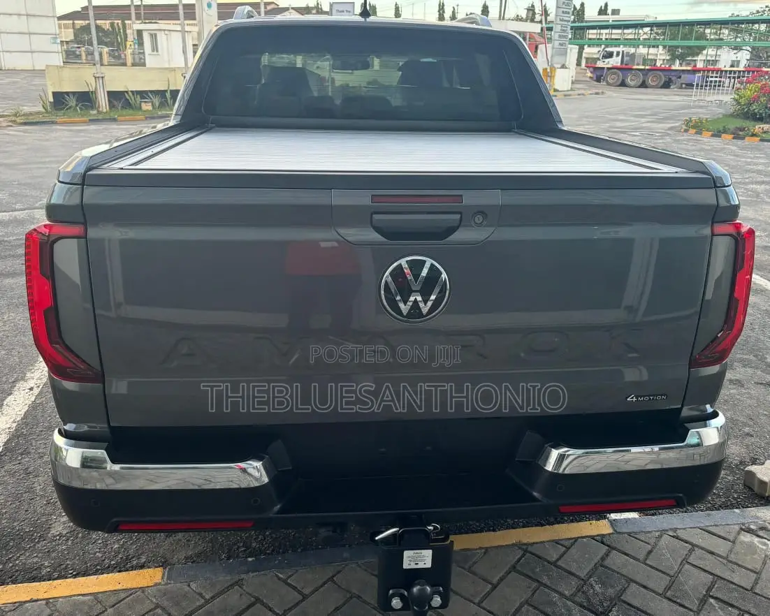 New Volkswagen Amarok 2025 Gray