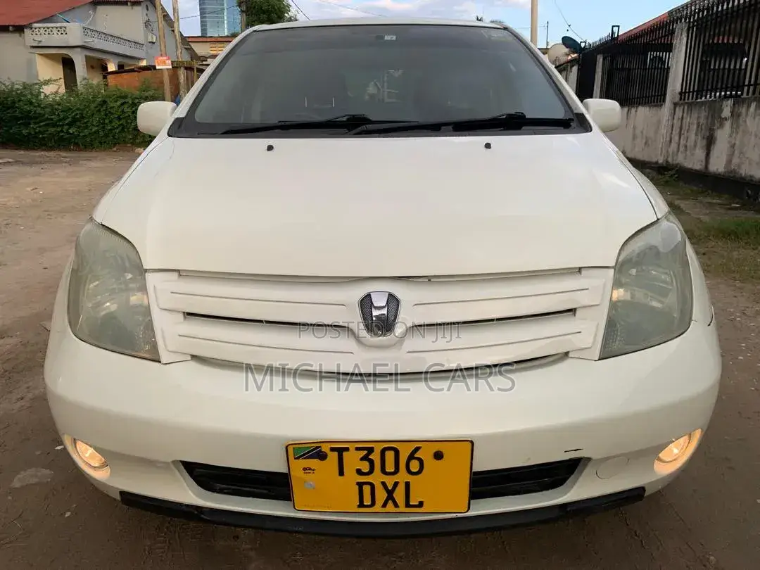 Toyota IST 2004 White