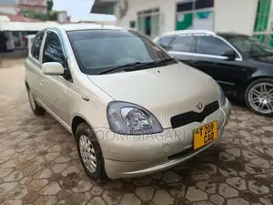 Toyota Vitz 2004 Beige