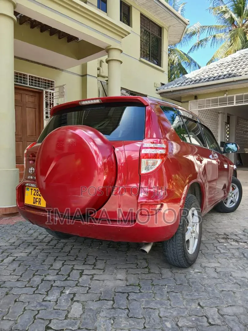Toyota RAV4 2009 Red