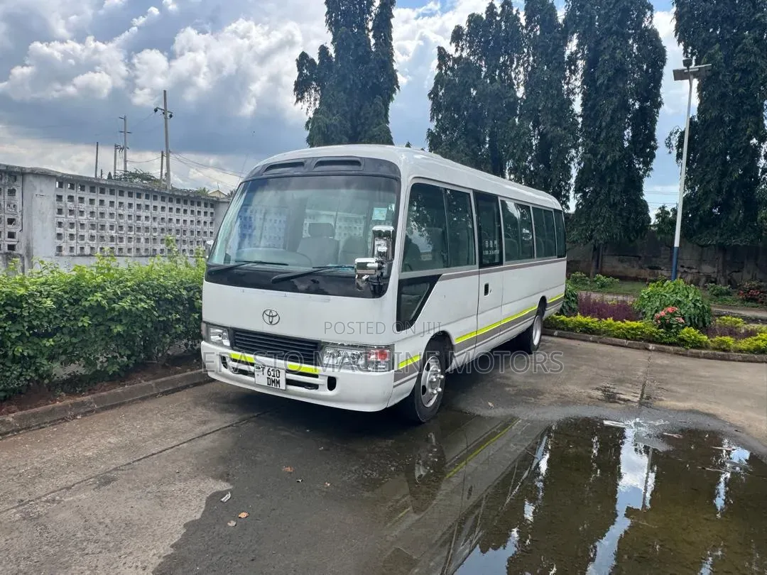 Toyota Coaster 1999 White