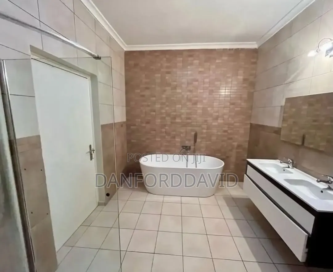 Furnished 4bdrm House in Kahwa Real Estate, Oyster Bay for rent