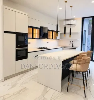 Furnished 6bdrm House in Kahwa Real Estste, Oyster Bay for rent