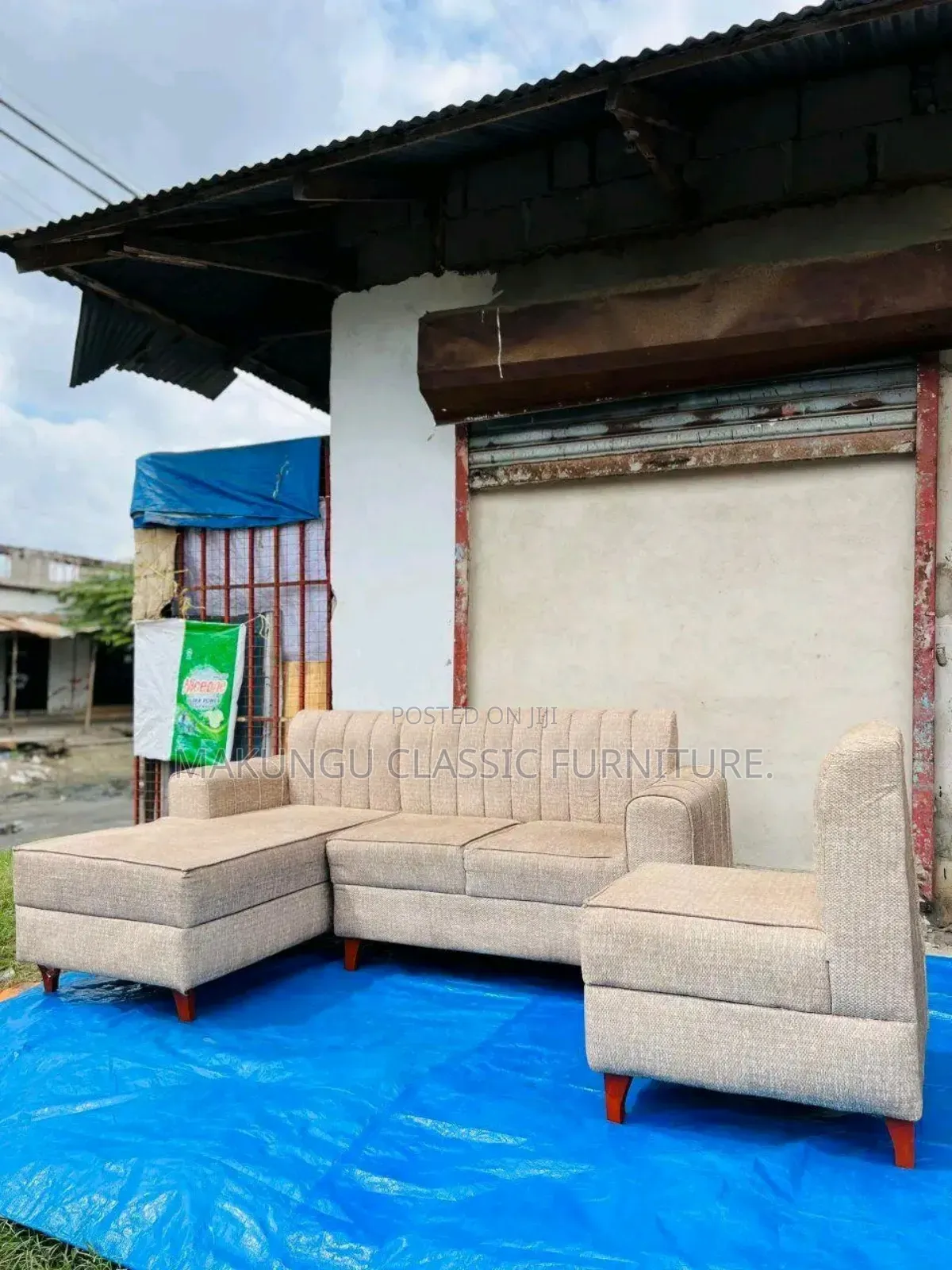 Simple L Shaped Sofa Na Armchair Moja Rangi Grey