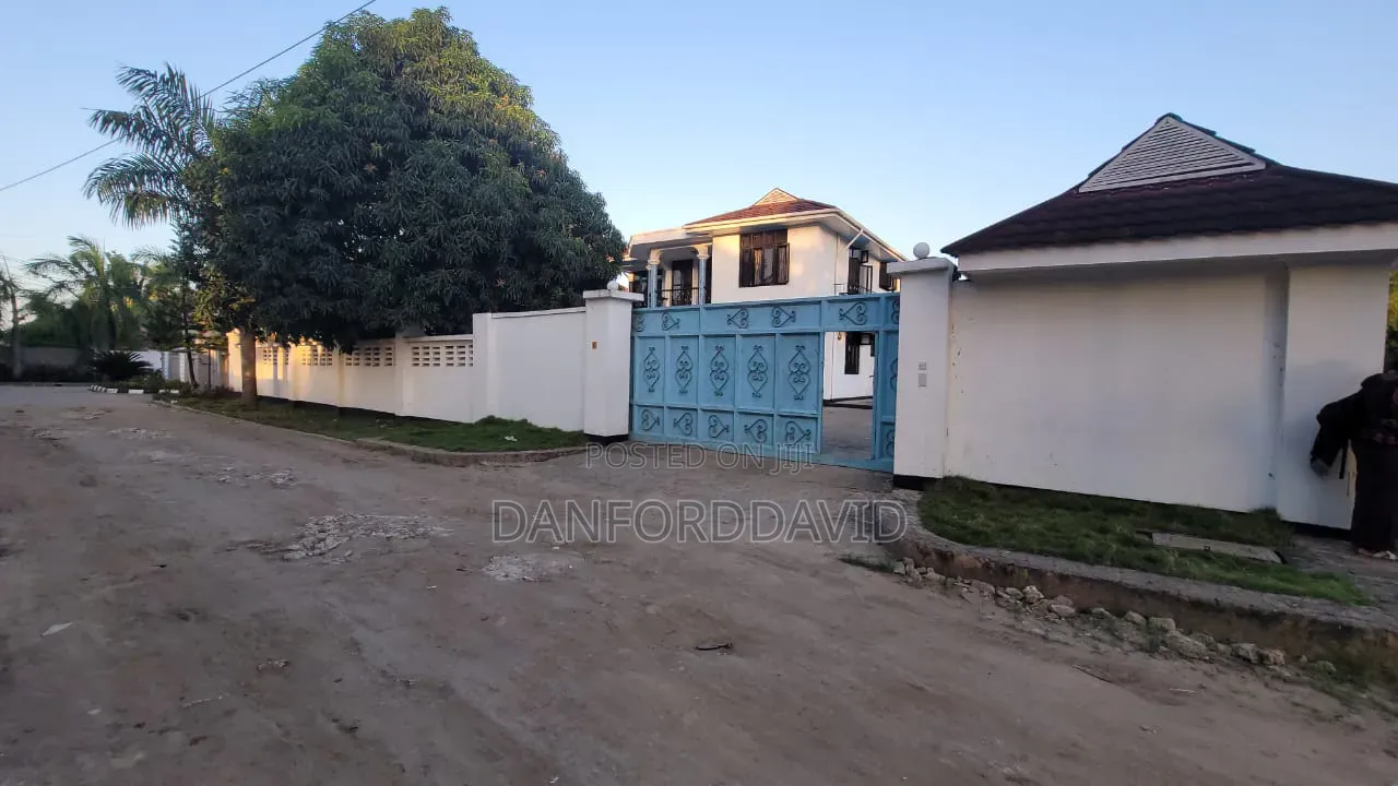 5bdrm House in Kahwa Real Estate, Mbezi Beach for rent