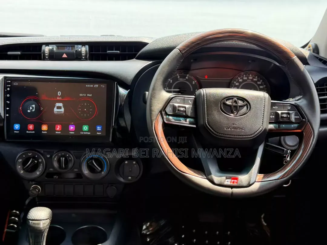 Toyota Hilux 2019 Black