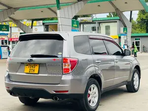 Subaru Forester 2011 Gray