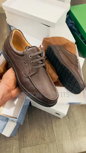 Clarks Brand Men's Leather Shoes Materials Classic and Smart