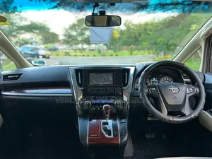 Toyota Alphard 2016 Blue