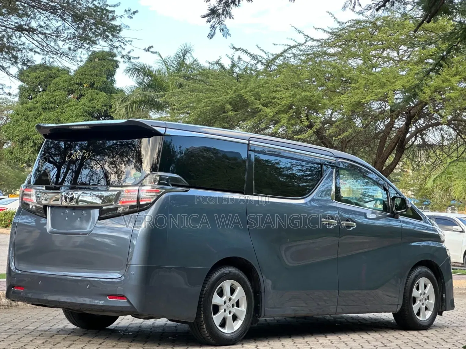Toyota Alphard 2016 Blue