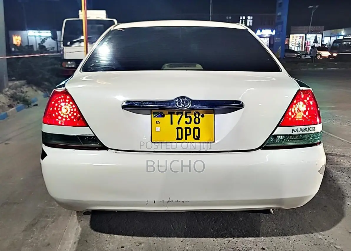 Toyota Mark II 2002 White