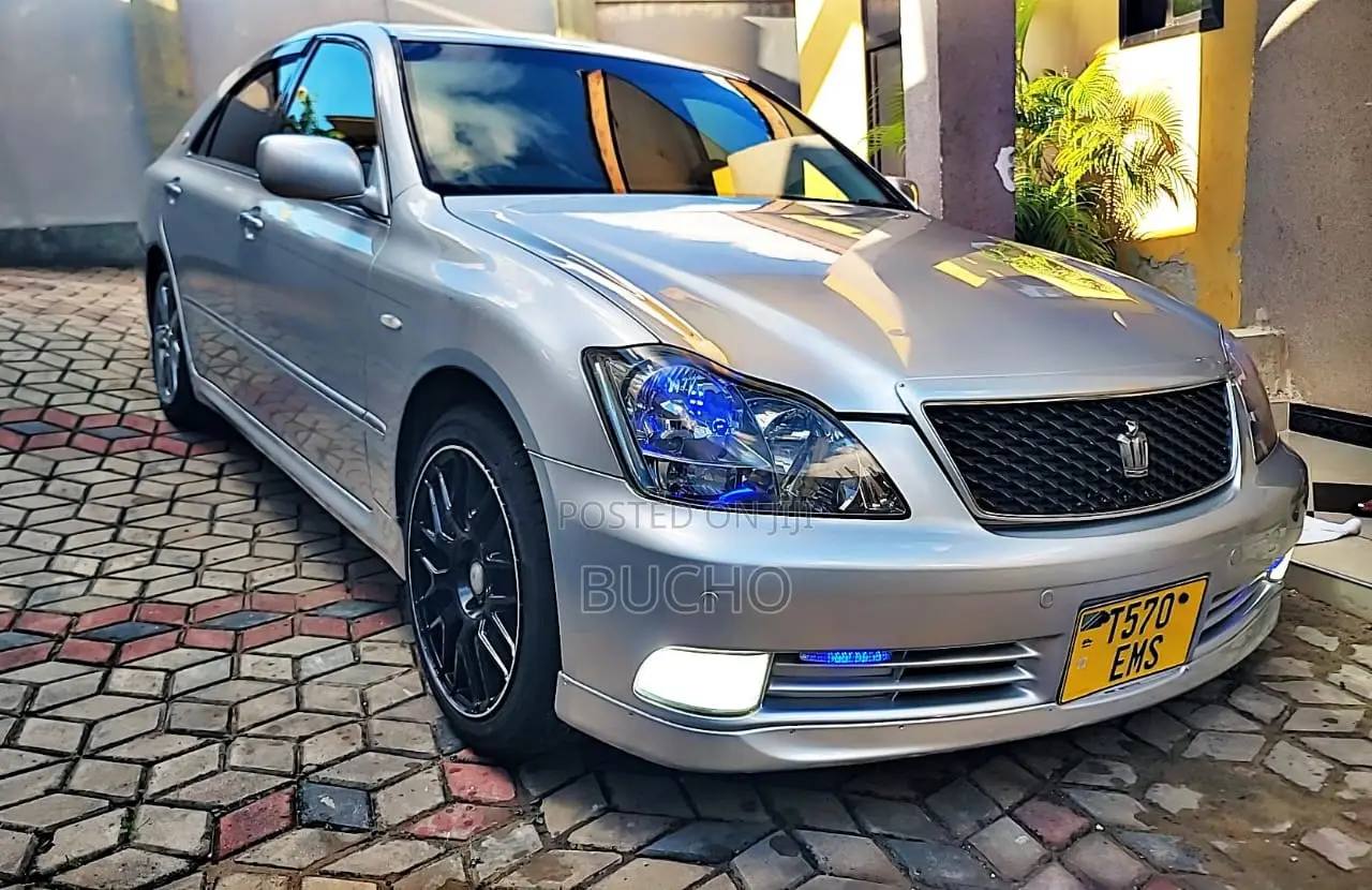 Toyota Crown Royale 2005 Silver
