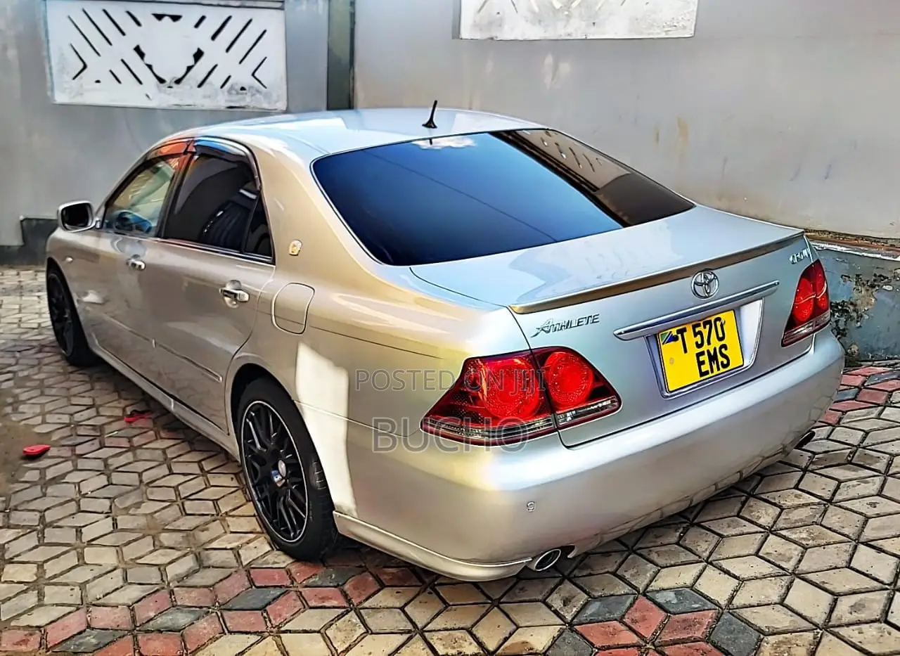 Toyota Crown Royale 2005 Silver