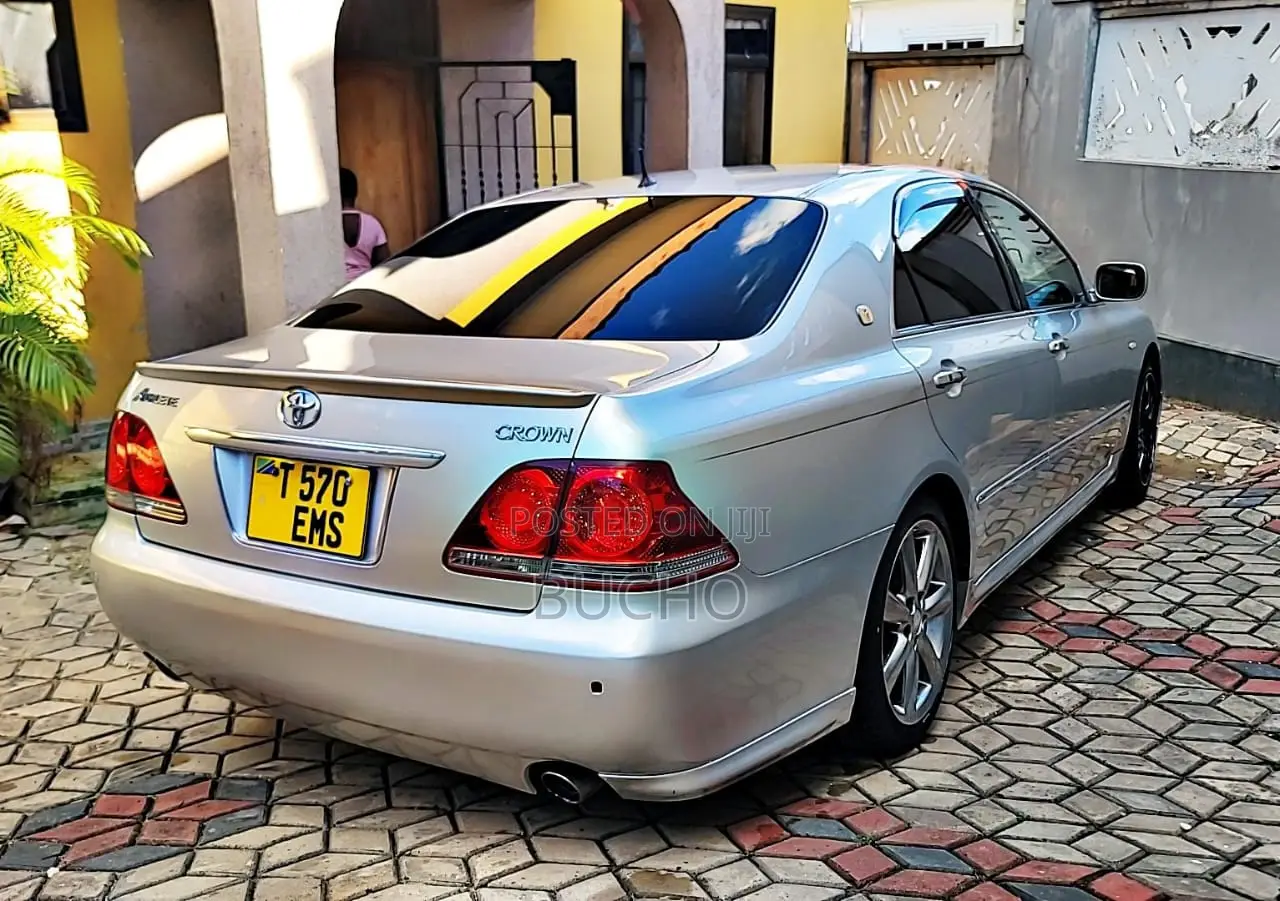 Toyota Crown Royale 2005 Silver