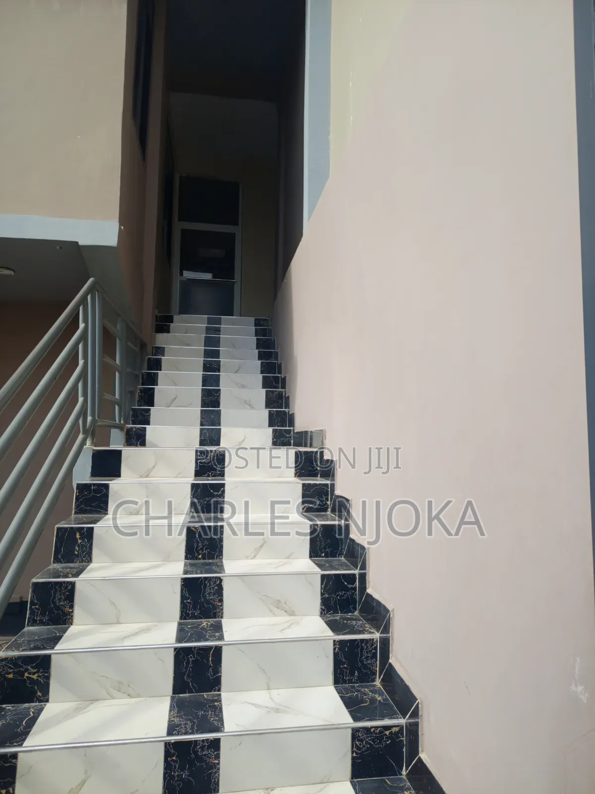 Hoteli Ipo Kinyerezi Ni Ya Kisasa Inauzwa (Hotel for Sale)