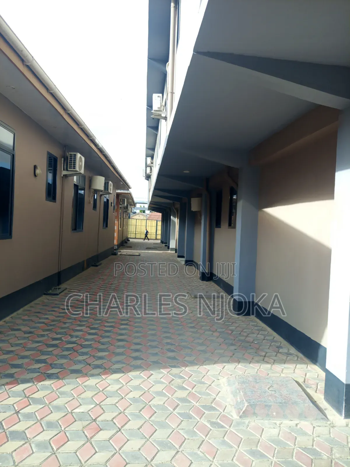 Hoteli Ipo Kinyerezi Ni Ya Kisasa Inauzwa (Hotel for Sale)