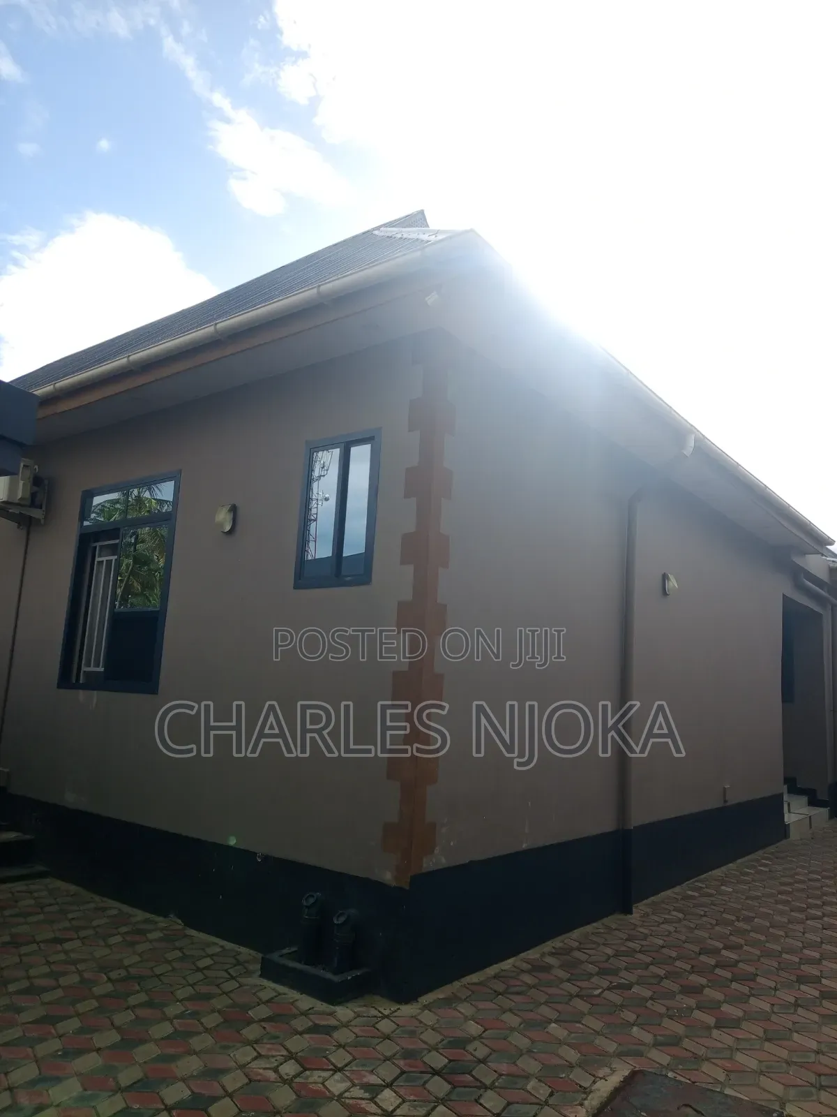 Hoteli Ipo Kinyerezi Ni Ya Kisasa Inauzwa (Hotel for Sale)