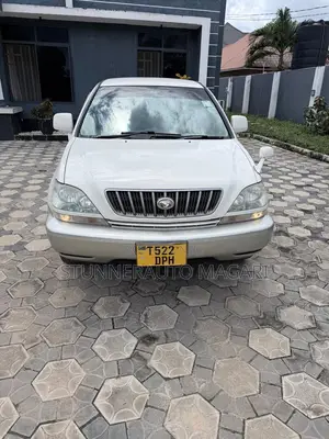 Toyota Harrier 2004 White