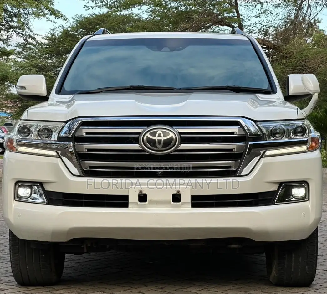 Toyota Land Cruiser 2016 White