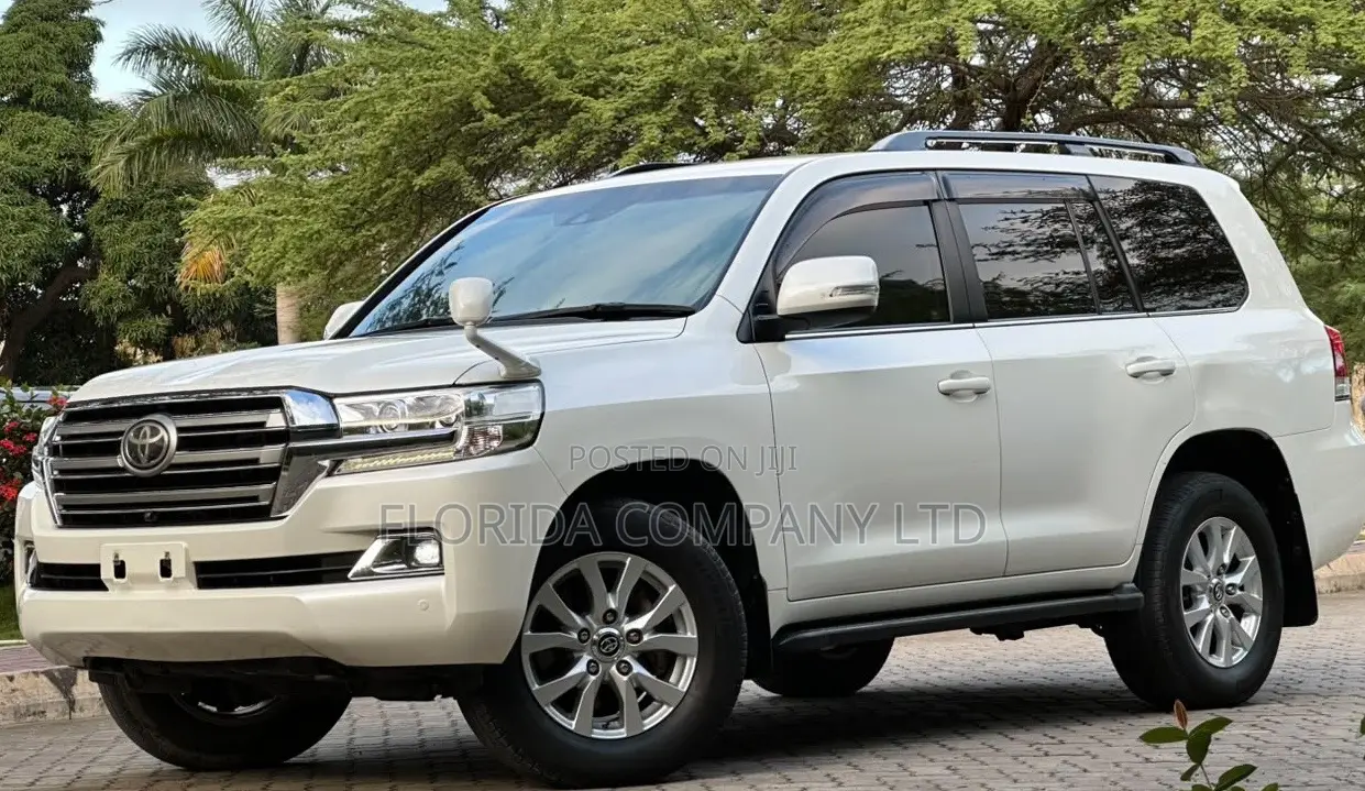 Toyota Land Cruiser 2016 White